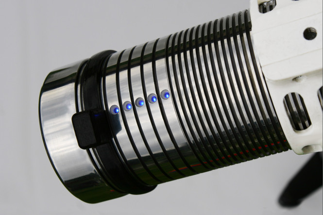 Easy to see blue battery indicator